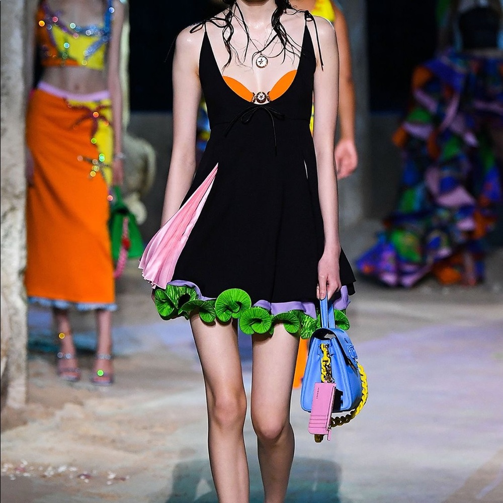 ***SOLD*** VERSACE Spring 2021 Runway Mini Dress NWT - Picture 15 of 17